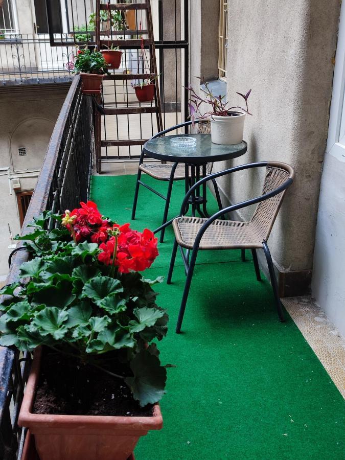 A Quiet Studio In The Heart Of The City บูดาเปสต์ ภายนอก รูปภาพ