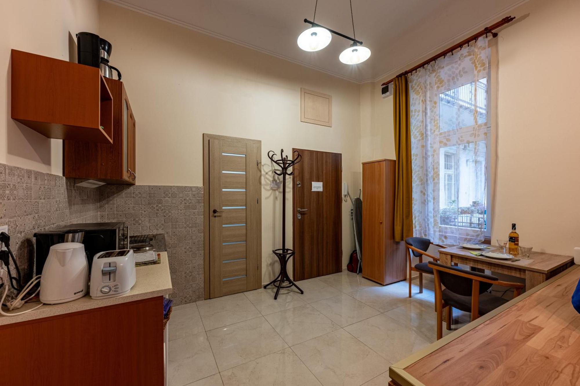 A Quiet Studio In The Heart Of The City บูดาเปสต์ ภายนอก รูปภาพ